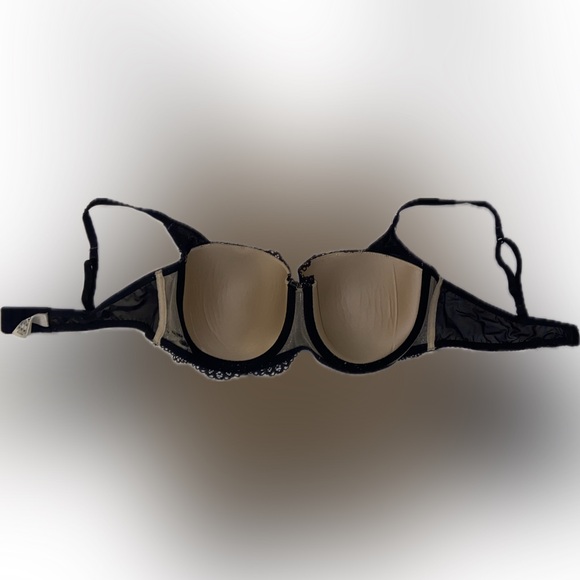 DKNY laced bra - Picture 2 of 7